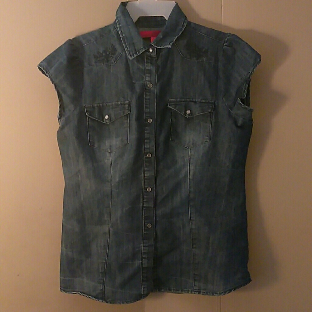 Jean sleeveless button up shirt
